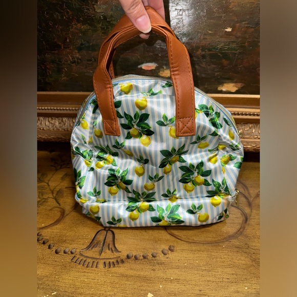 TempaMate Insulated Multi-Compartment Tote Lunch Bag With Lots of Lemon Design - Picture 7 of 12